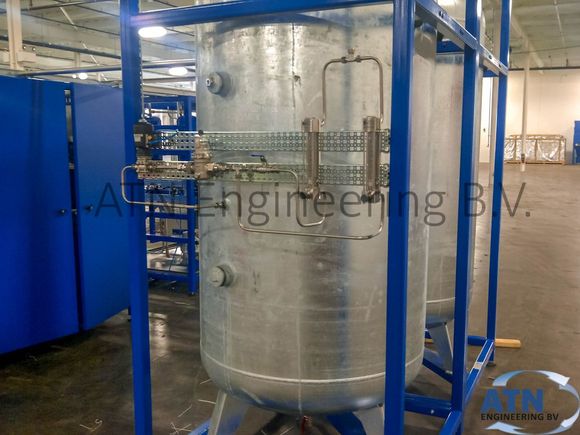 Tanks for degassing machine